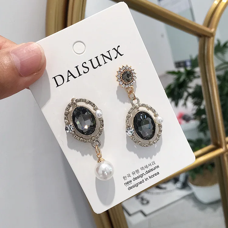 2019-New-Metal-Classic-Geometric-Women-Dangle-Earrings-Asymmetric-Fashion-Female-Korean-Personal-Trend-Earrings-Simple (2)