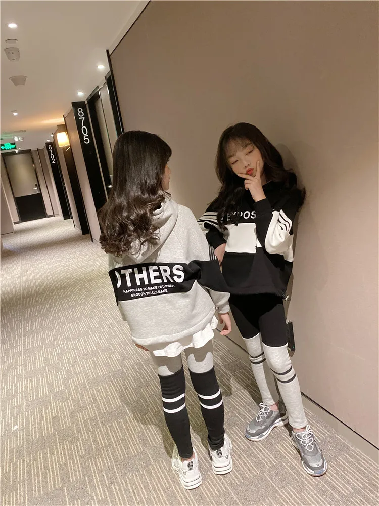 winter hooded thickening plus velvet sports wind girls sweater with bottoming casual pants in the big two-piece suit