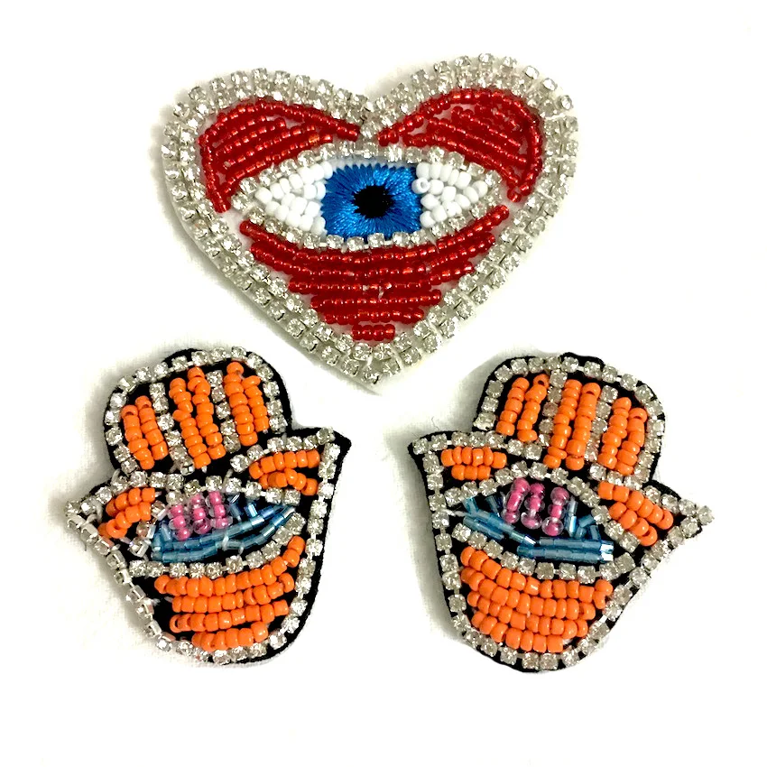 

1Pcs New Eyes heart Rhinestone Beaded Patches for Clothing DIY Sewing on Fashion Bags Shoes Clothes Applique LSHB954