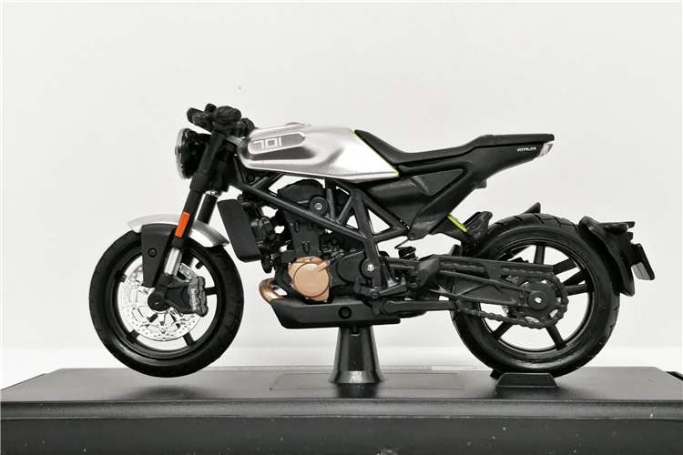 Maisto 1:18 Husqvarna Vitpilen 701 серебряный литой мотоцикл