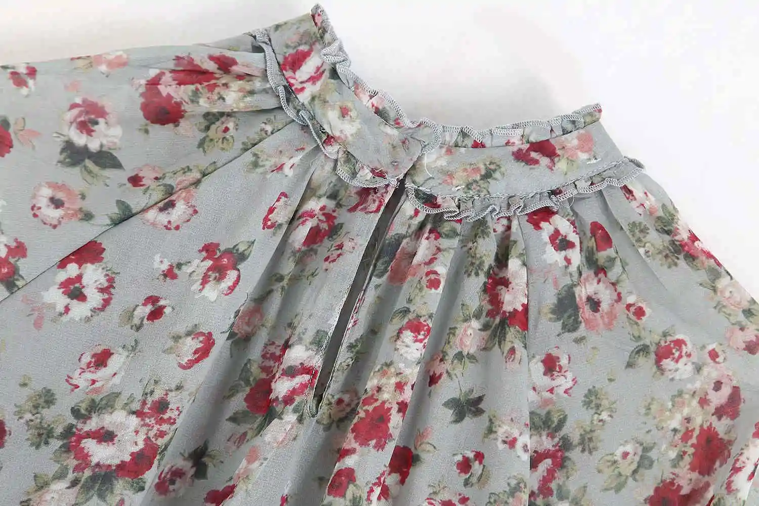 Винтажные элегантные шифоновые блузки с оборками с цветочным принтом для женщин Модные свободные рубашки с длинными рукавами Blusas шикарные топы