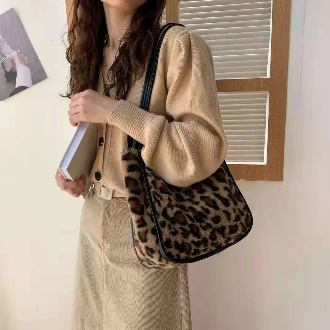 One Shoulder Lamb Cashmere Portable Women's Bag 2021 New Fashion Plush Autumn Winter Premium One Shoulder Bag Versatile Tote Dag