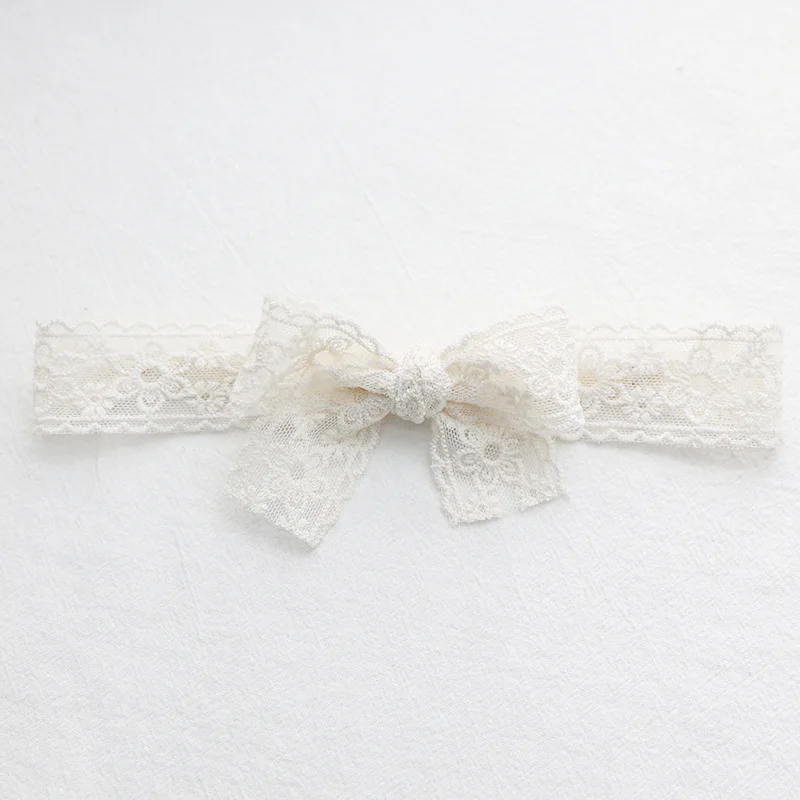 Freessom Bébé Fille Bandeau Cheveux Gros Noeud Papillon Perle Lace Dentelle  Blanc Kawaii Tissu Elastique Bande de Cheveux Accessoire de Arc Naissance