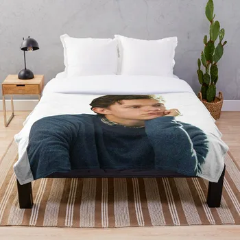 

tom holland Throw Blanket Soft Sherpa Blanket Bed Sheet Single Knee Blanket Office Nap Blanket