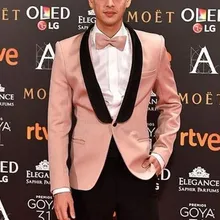 Модные коралловые смокинги для жениха, Черная шаль, нагрудные Женихи, мужские свадебные смокинги, отличный мужской деловой Блейзер, пиджак для выпускного, пиджак+ брюки