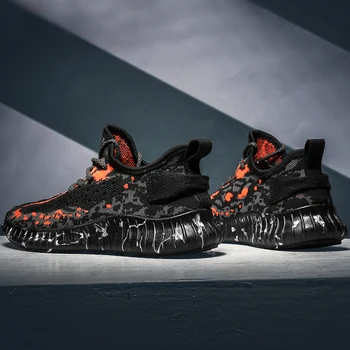 

2020 Spring Street Running Shoes Men Flyknit Sneakers Breathable Outdoor Sport Shoes Black Walking Sneakers Men Rubber krasovki
