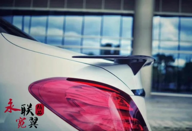 For Benz C W205 Spoiler RT style C180 C200L C300L- High Quality carbon fibre Material Car Rear Wing