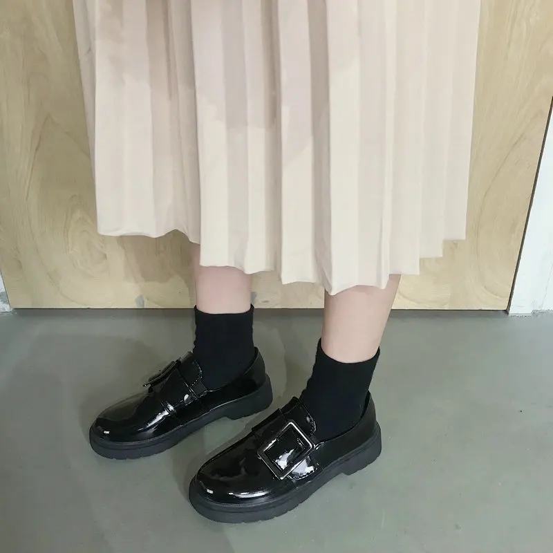 

2019 Women Casual Shoes Patent Leather Round Toe Fashion Shallow Mouth Pointed-Toe Flat Heel Shoes Buckle Women Flat Shoes