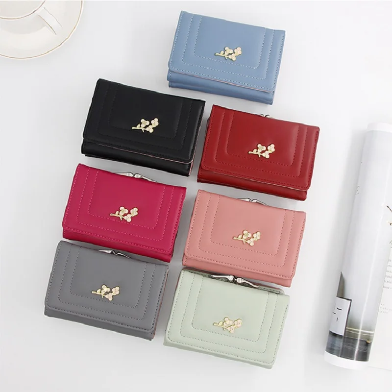 Кошелек MONNET CAUTHY компактный вместительный с несколькими отделениями для карт