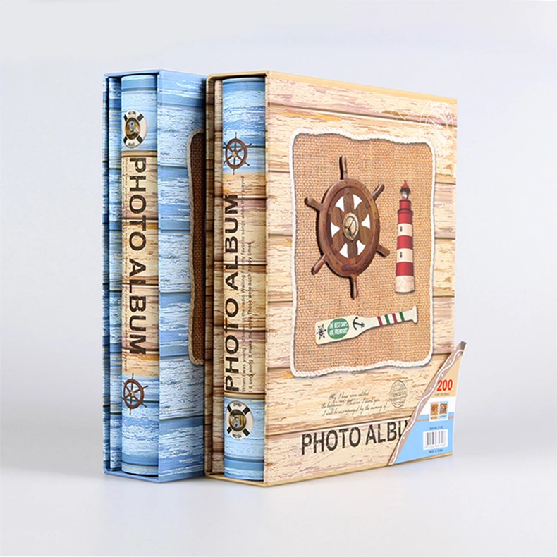 Интерстициальный семейный фотоальбом с рисунком руля или компаса
