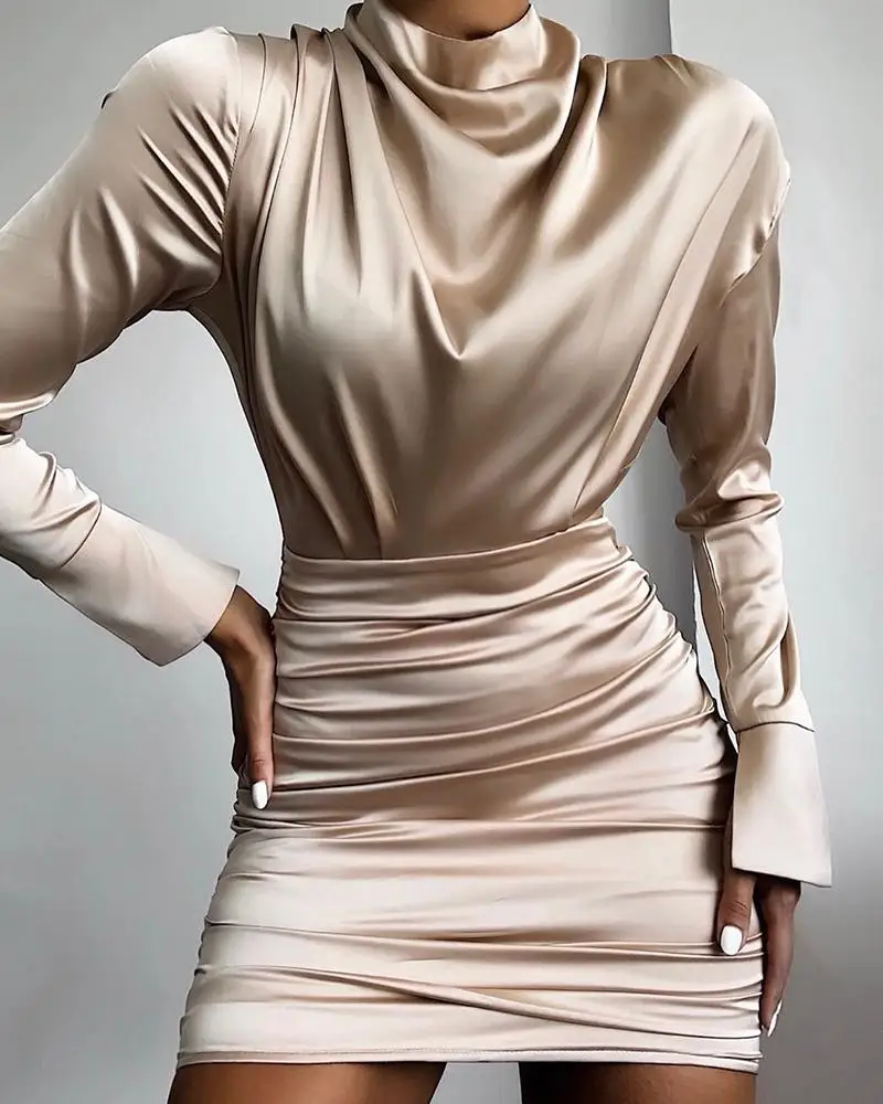 Атласное Вечернее платье с высоким воротом и рюшами женское облегающее длинными