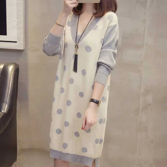 Женское трикотажное платье свободное в горошек с V-образным вырезом большие