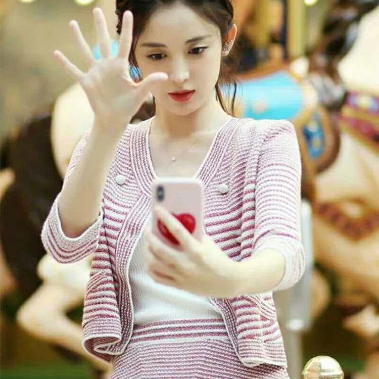 

Decade March 30 Coulee Nazha Yuan Lai Celebrity Style Clothes Women's Korean-style Graceful Sweater Sweater Set