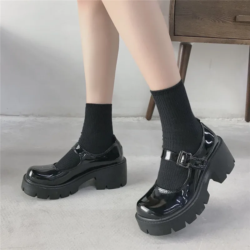 Zapatos de estudiante de LOLITA para chica de universidad, zapatos de uniforme JK de cuero PU, con correa en el tobillo y plataforma de zapatos Mary Jane en forma de corazón