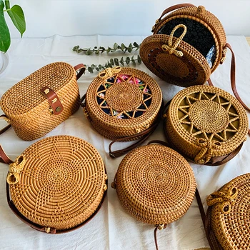 

2020 New Women's Bags Straw Round Woven Handmade Designer Summer Beach Bohemia Rattan Circle Shoulder Bag For Female Fashion