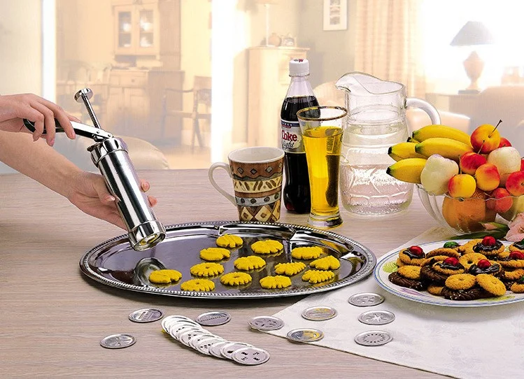 

Biscuit Mold for Cookie Cake Making Decorating Press stainless steel mold Machine Gun Cooking Tools Set 20 Moulds+ 4 Nozzles