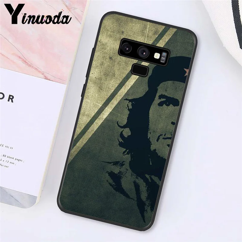 che guevara Smoking Guevara Cigar leader   