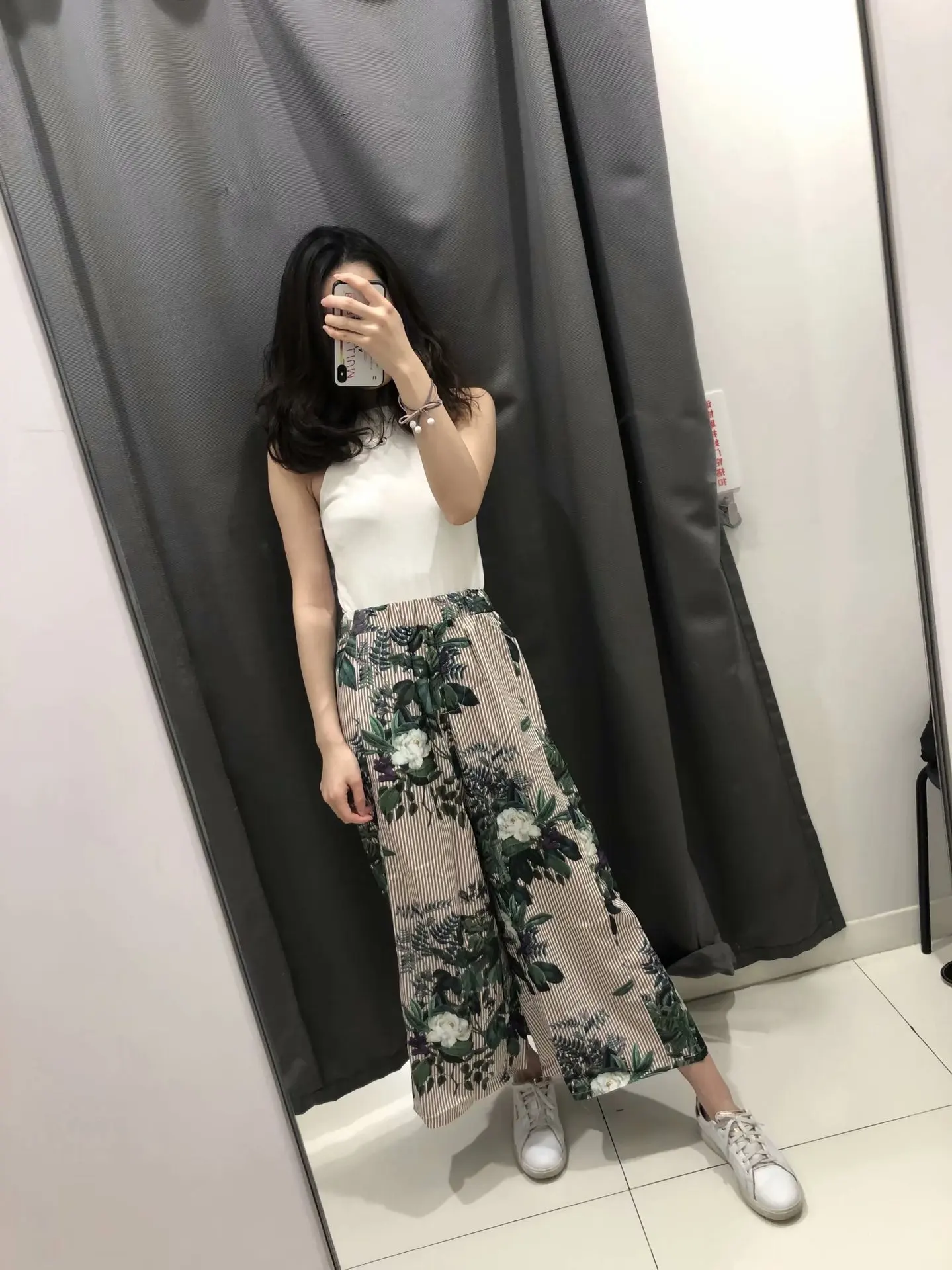 

Europe And America 2019 Spring And Summer New Style Flower Stripes Printed Fashion High-waisted Versatile Vacation Style Capri L