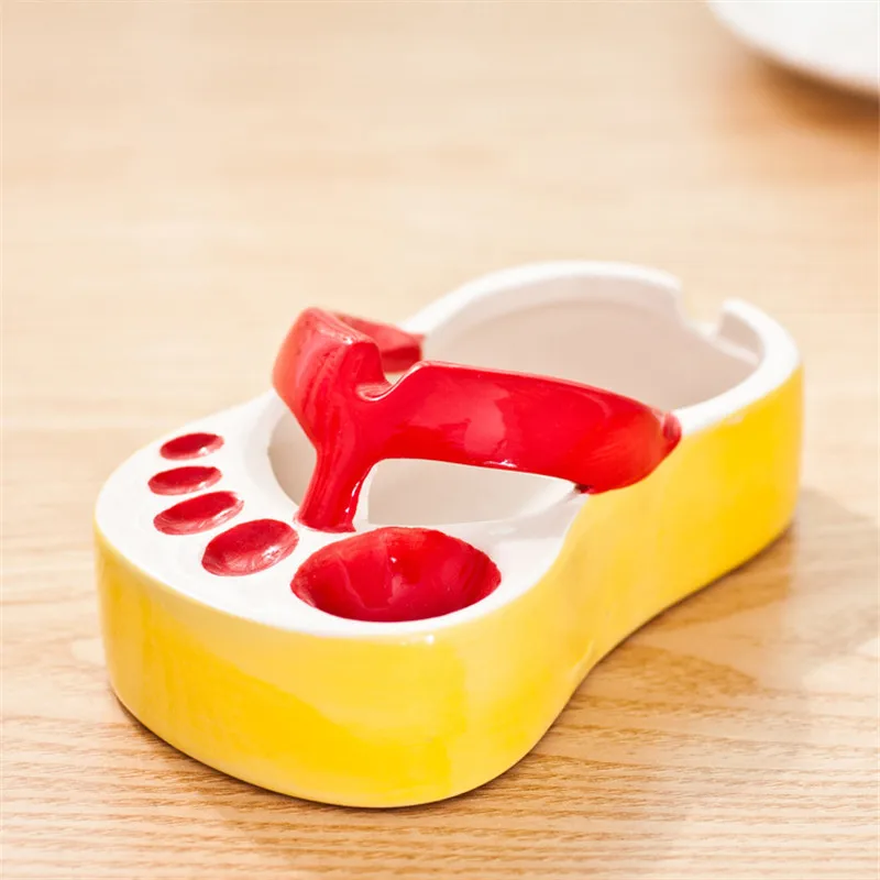 NEWYEARNEW 1piece Personality Ceramic Ashtray Feet Home Furnishings Decoration Boyfriend Gift | Дом и сад