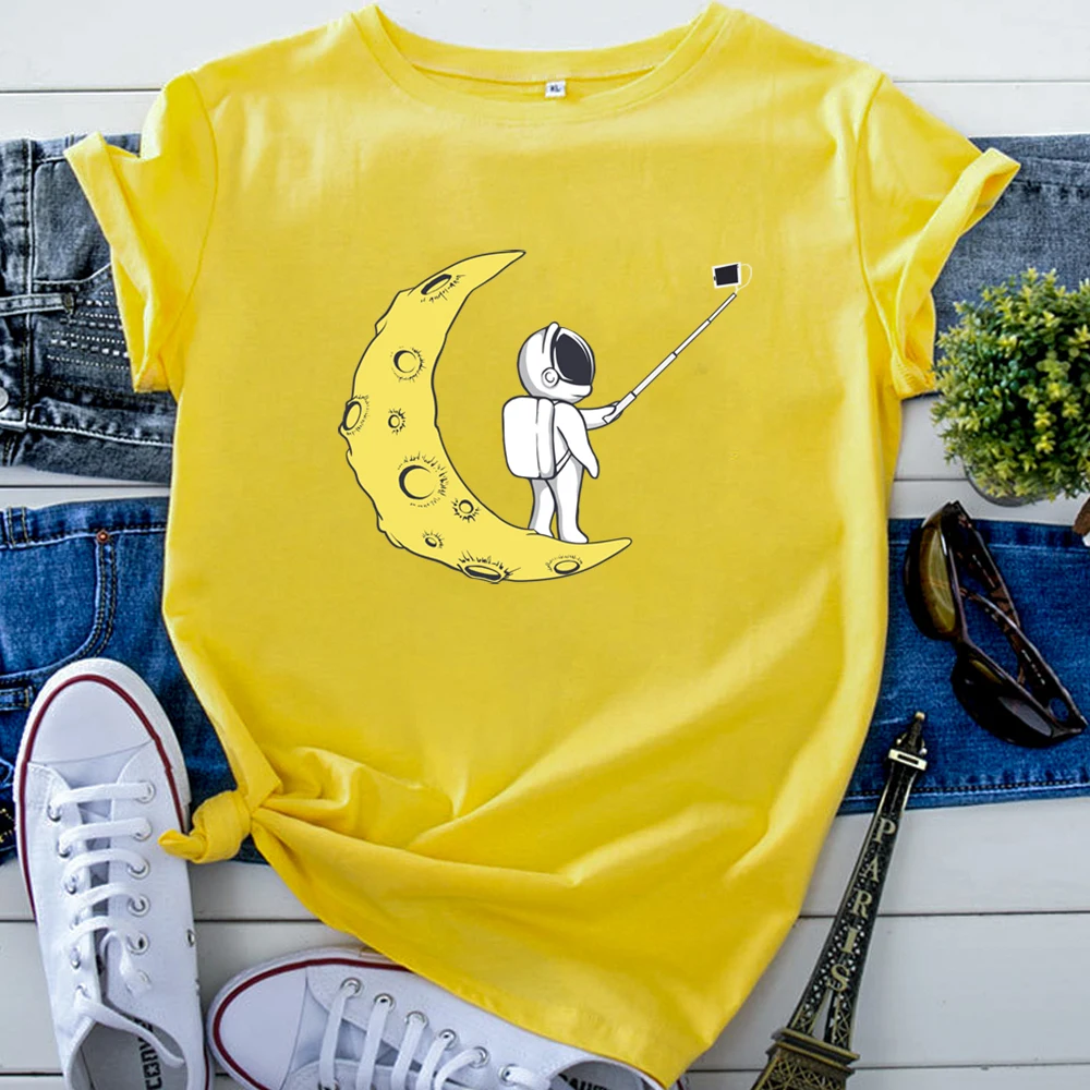 Women Tshirt Selfie Funny Cartoon Astronaut T-Shirt For Woman Casual Punk Short Sleeve Tops Korean Oversized Women'S T Shirt