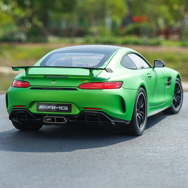 Оригинальные новые 1:18 AMG GT R 2017 зеленые/белые модели автомобилей в подарок игрушки