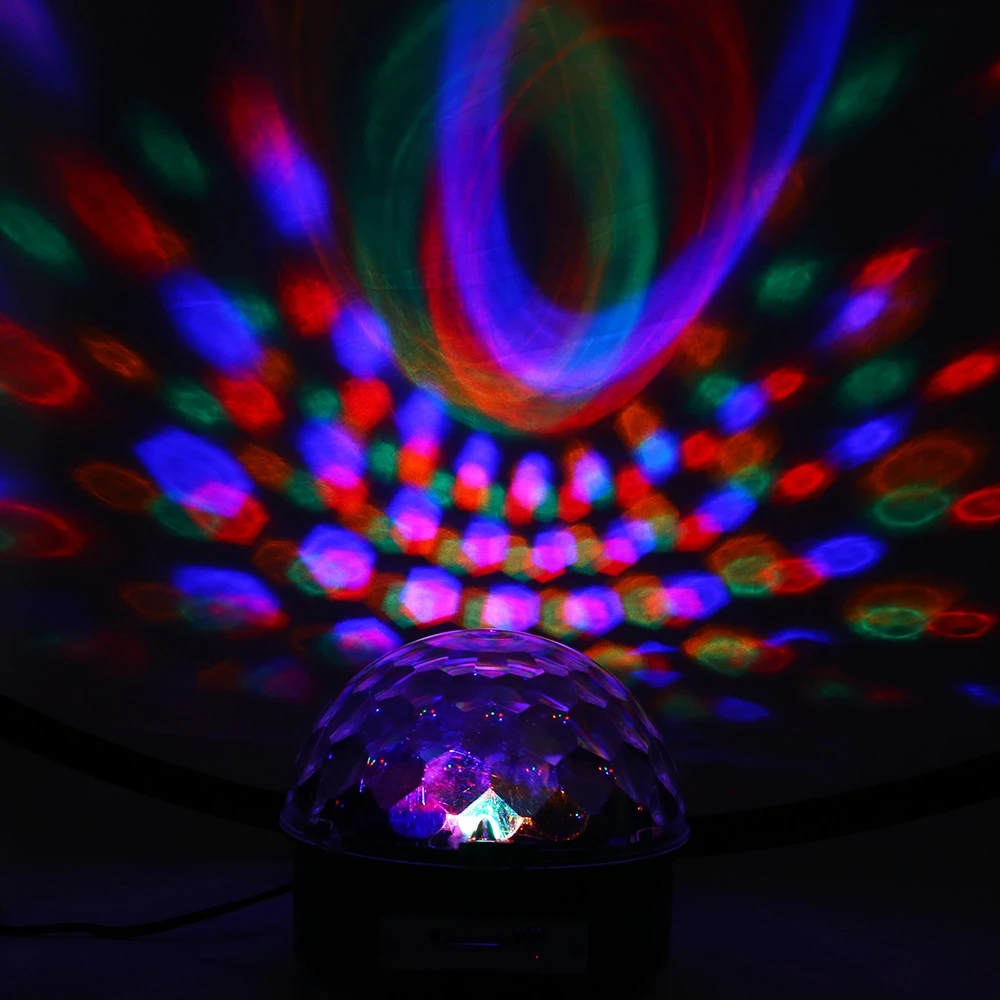 Günstige Mini 6 LED RGB Erweiterte Sprach Control Bühne Licht LED Laser Projektor 6 Farbe MP3 Licht DJ Disco Licht Laser hochzeit Party Licht