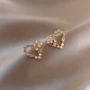 Boucles d'oreilles en perles d'abeille de Style coréen pour femmes, petites boucles d'oreilles exquises et élégantes pour dames, bijoux cadeaux d'anniversaire pour fête de mariage