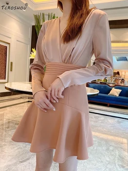 

Pure color sexy V-neck pleated zou waist A-line fake two-piece dress ladies autumn new style loose big hem Puff skirt