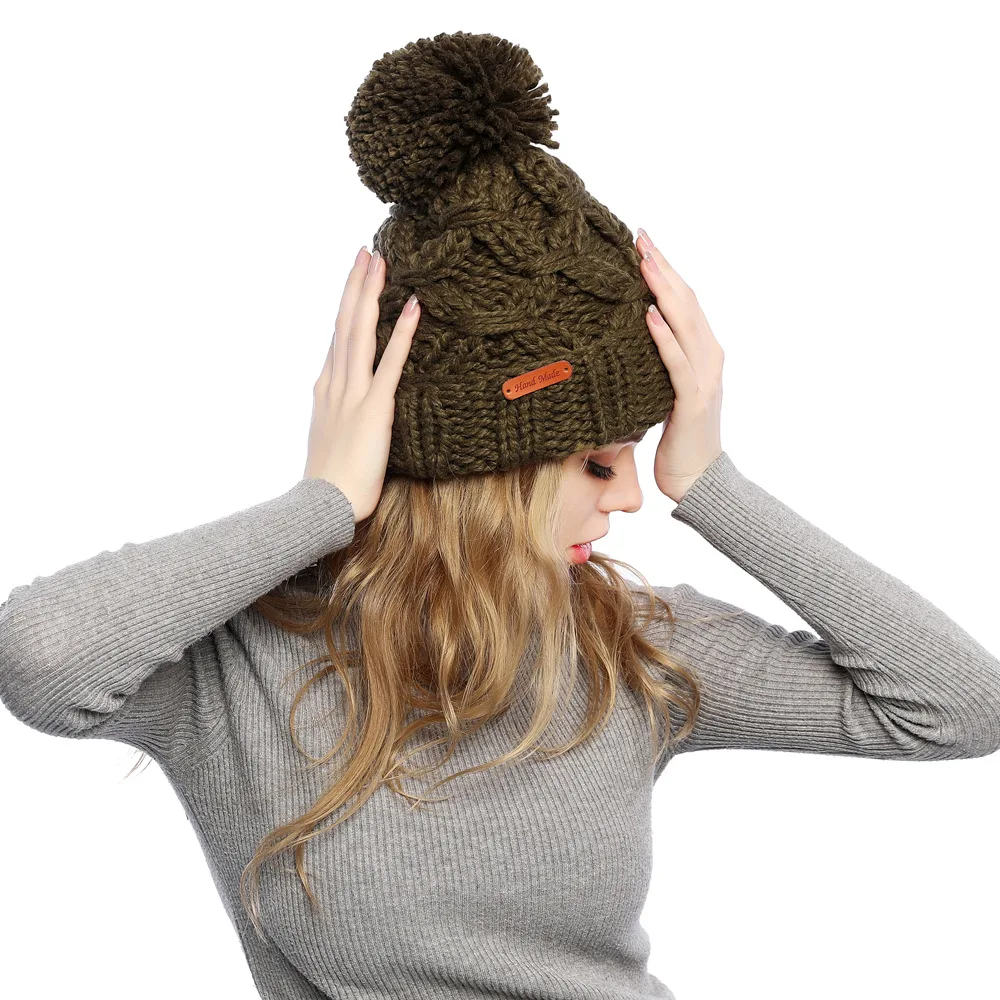 European and American wind new autumn and winter sky hat ladies knitted wool hat thickened outdoor wool ball warm knitted hat