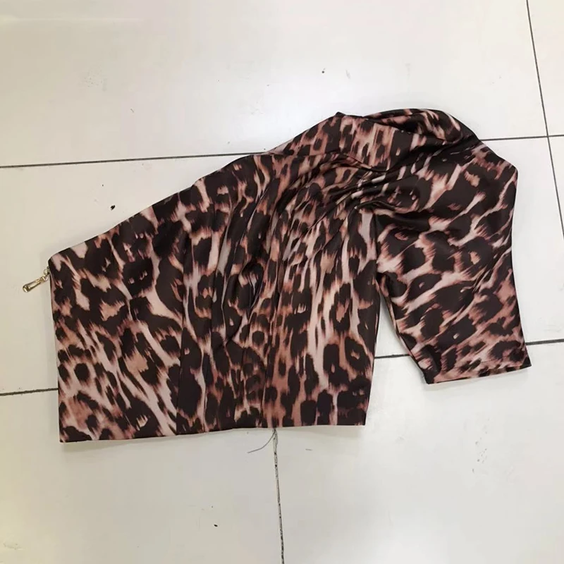leopard TWOTWINSTYLE, винтажная леопардовая блузка для женщин, косой воротник, с пышными рукавами, туника, с рюшами, неровные, женские рубашки, мода, одежда - Цвет: leopard
