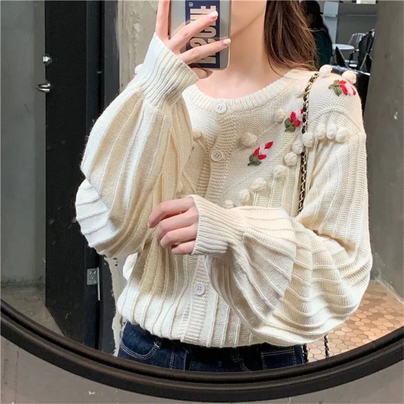 

Hzirip Cute Casual Embroidery Floral White 2019 Sweet Loose All-Match Cardigans O-Neck Girls Women Knitted Stylish Basic Sweater