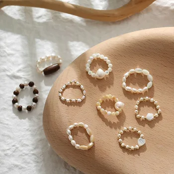 

AOMU Vintage New Elegant Korean Retro Natural Pearl Shell Wood Beaded Ring Fashion Party Finger Ring Jewelry for Women Gift