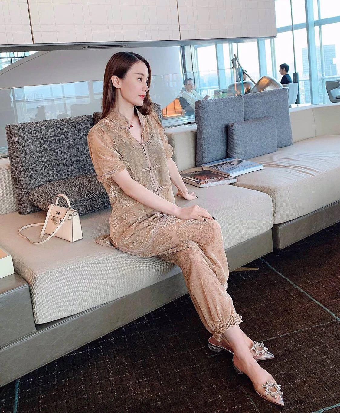 

2019 New High Quality Retro Buckle Modified Cheongsam Perspective Shirt Elastic Waist Casual Pants Pants Luxury Brand Suit