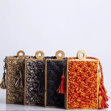 

2021 Spring Summer Vertical Beach Woven Bag Bamboo Straw Vacation Diagonal One-shoulder Rattan Handbag Square Box