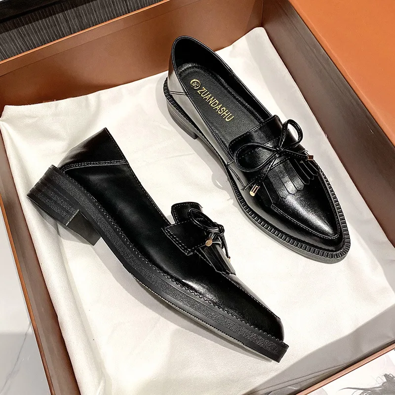 

2022 Spring designer shoes British wind system with tassel flat single patent leather shoes big yards of shoes