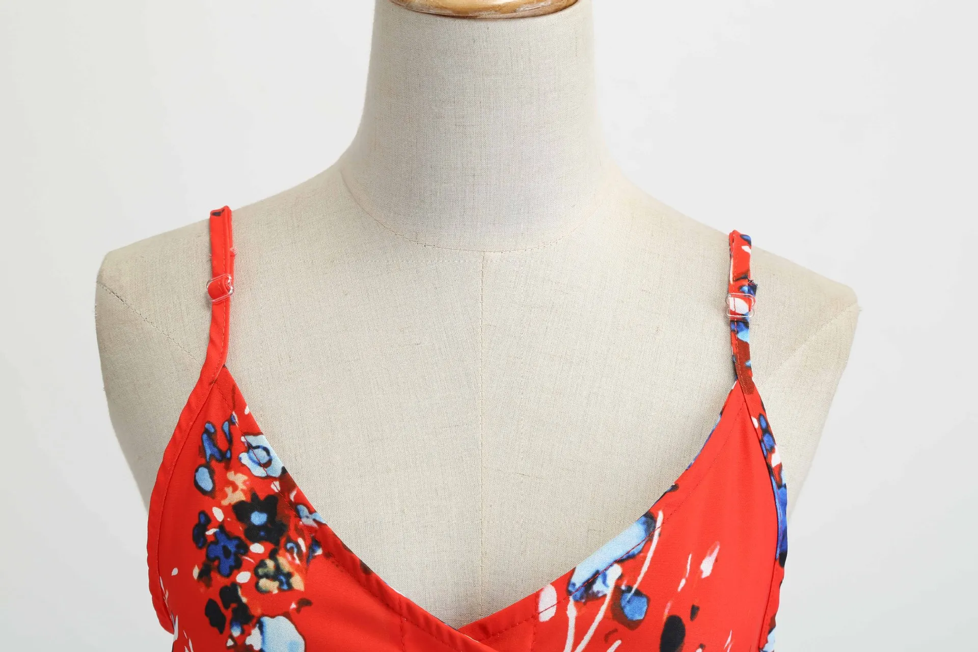 Fashion Women's Sleeveless Shirt Top Casual V-neck Buttoned Tank Top Summer Sleeveless Shirt Women's Shirt