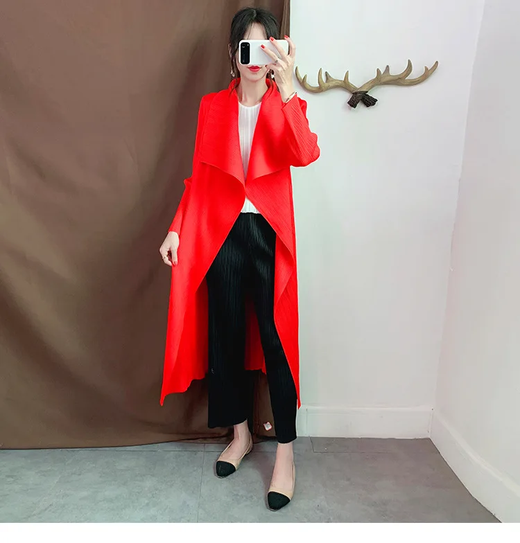 Miyake плиссированные Осенние новые модные темпераментные длинные плиссированные ветровки Женское пальто свободные большие размеры пальто