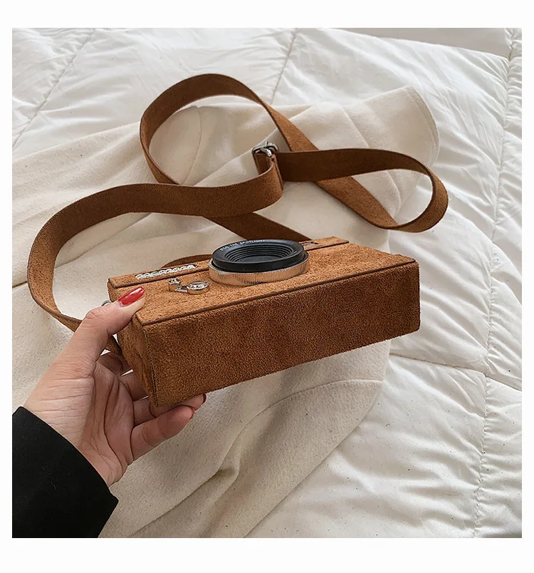HISUELY 2022 New Women Personalized Fashion Camera Shape Clutch Ladies Casual Mini Crossbody Bag Small Shoulder Bag Purse BG2242