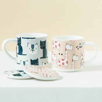 

Spoon Coffee Mug Creative Box Ceramics with Lid Kawaii Coffee Mug Cute Porcelain Anime Self Stirring Kubki Couple Mugs XX60CM
