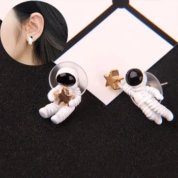 

Creative Cosmonaut Stud Earrings Space Star Asymmetrical Ear Stud Cute Cartoon Character Earrings Women Fashion Jewelry Gifts