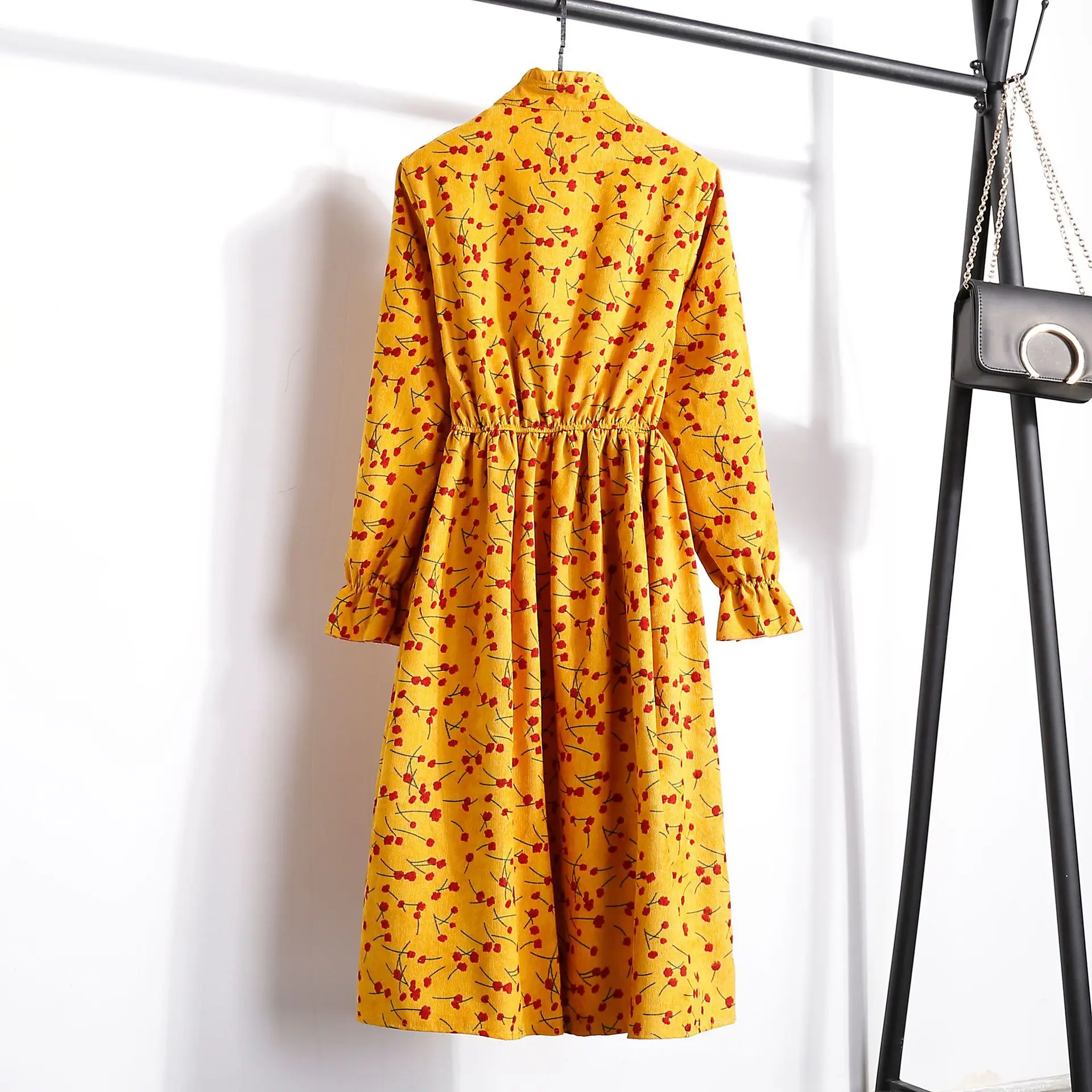 Женская осенне-зимняя одежда вельветовое платье миди с разбитыми цветами и расклешенными рукавами однобортное элегантное платье трапециевидной формы 19 цветов