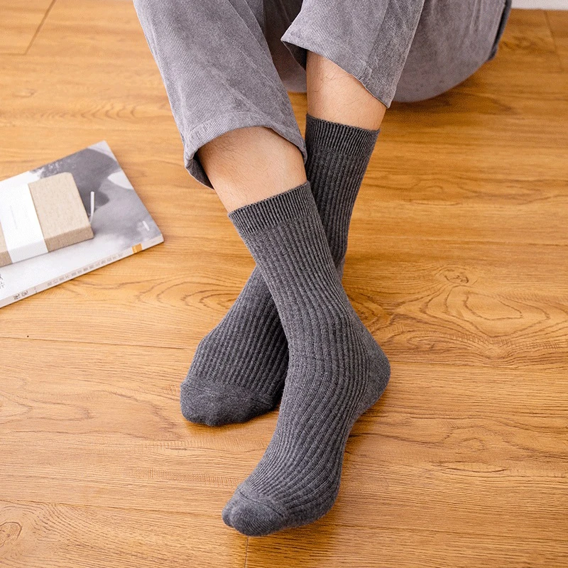 

Fashion Socks Men Solid Color Casual Cotton Crew Socks Spring Autumn Breathable