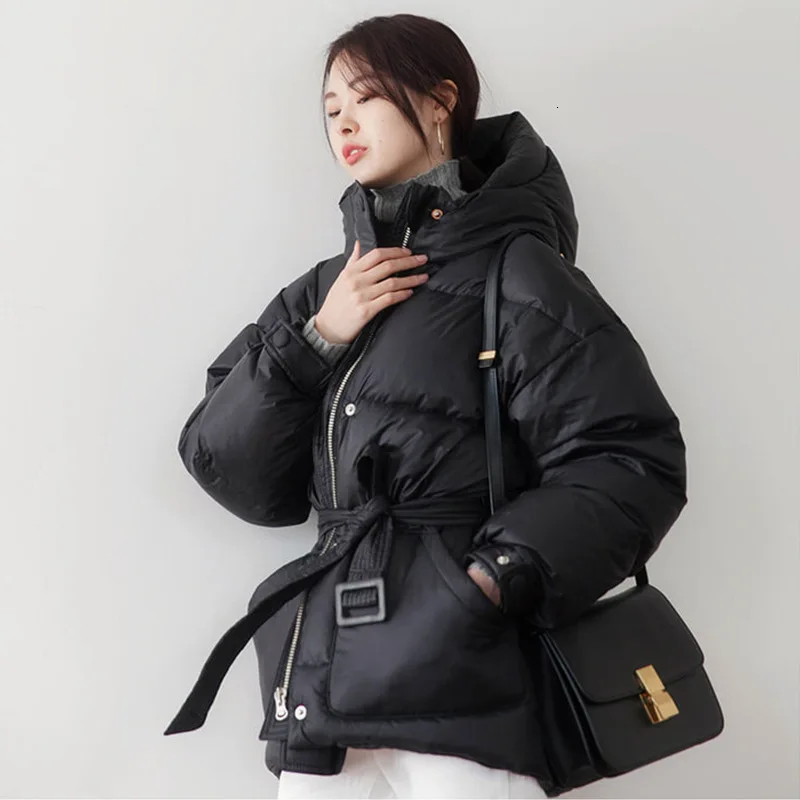 Черный женский модный пуховик зимняя куртка простой дизайн манжеты ветрозащитные теплые женские пальто высокого качества с поясом YRF75