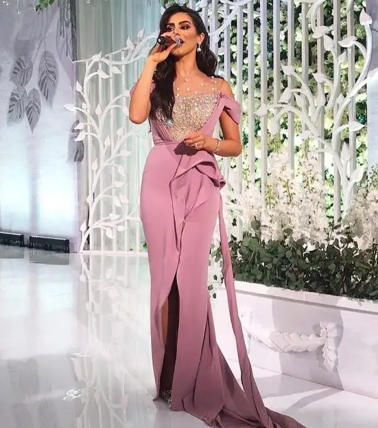

2020 Prom Dresses Middle East Pearls Beaded Sheer Neckline with Blush Pink Split Evening Gowns with Side Sash Train prom dress