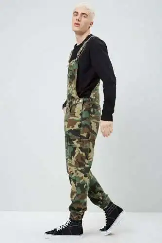 Армейский зеленый Men's Distressed Denim Camouflage Overalls Bib Jumpsuit Moto Biker Jean Pants - Цвет: Армейский зеленый
