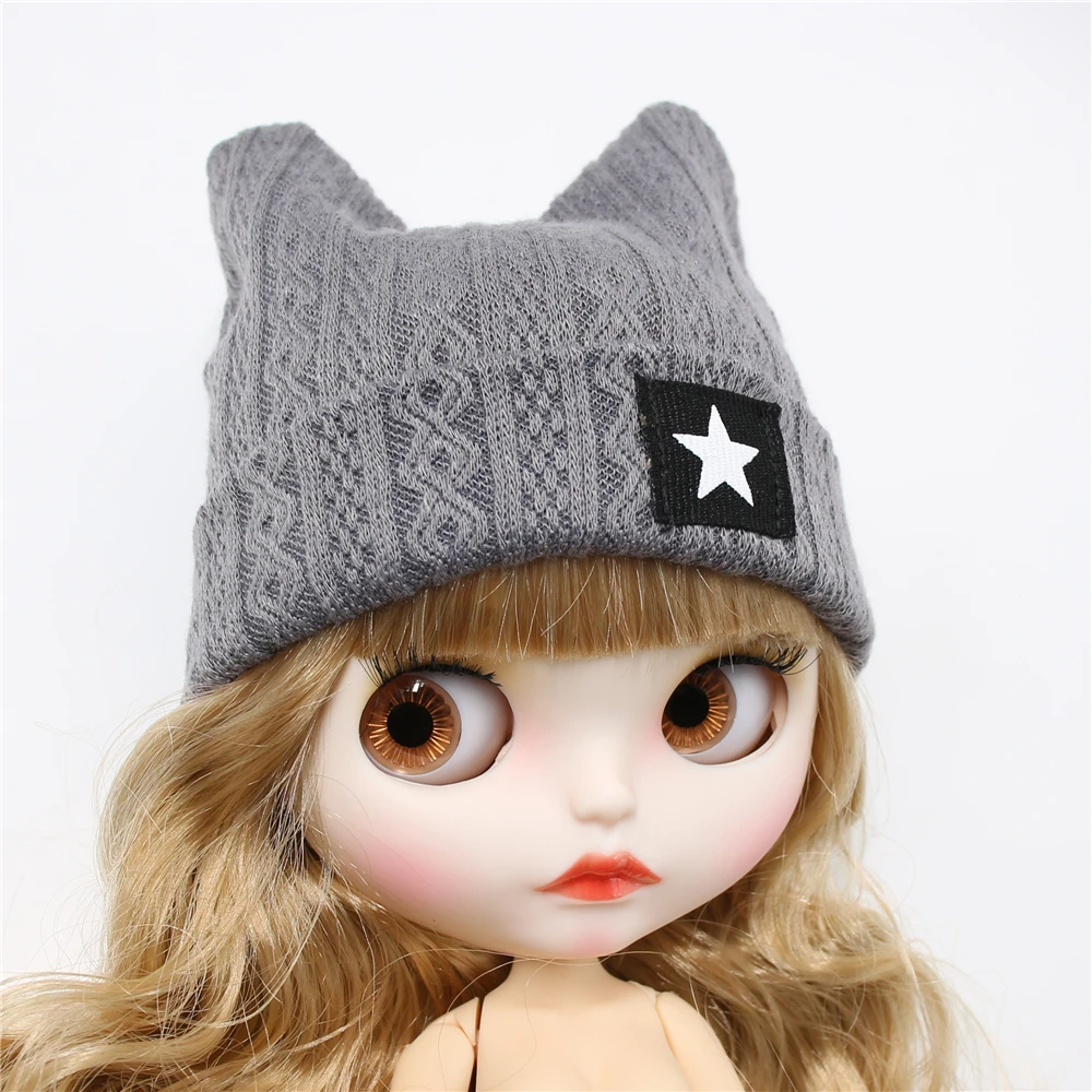 Handcrafted Blythe Doll Knitted Accessories: Hats, Scarves & Socks 4