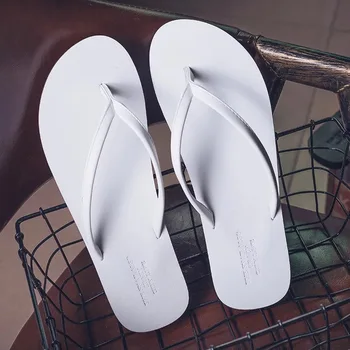

2019 men's new summer fashion beach sandals light solid color classic casual ladies quality wild outdoor sandals large size 82