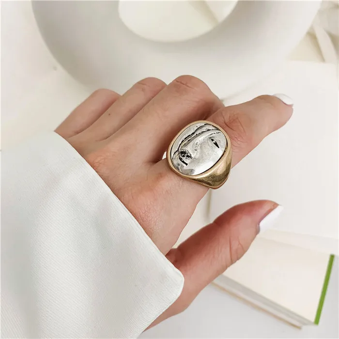 Vintage Exaggeration Portrait Big Round Rings Personality Geometric Finger Rings for Women Girls Party Jewelry Gifts for finger ring