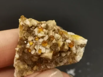 

100% natural garnet mineral sample, crystal feldspar mineral crystal intergrowth ore