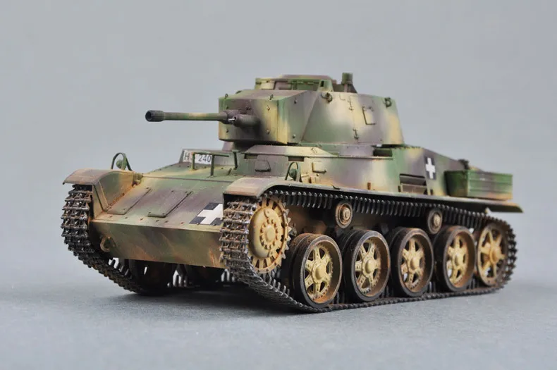 TRUMPETER собранная модель 1/35, венгерский светильник "Trudy" III(C40), танк 82479